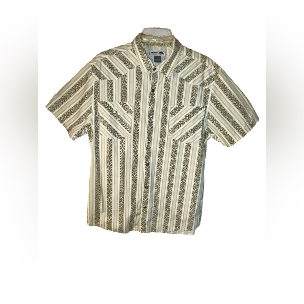 Urban Pipeline Classic Plaid Snap Down Short Sleeved Shirt For Women Size Large